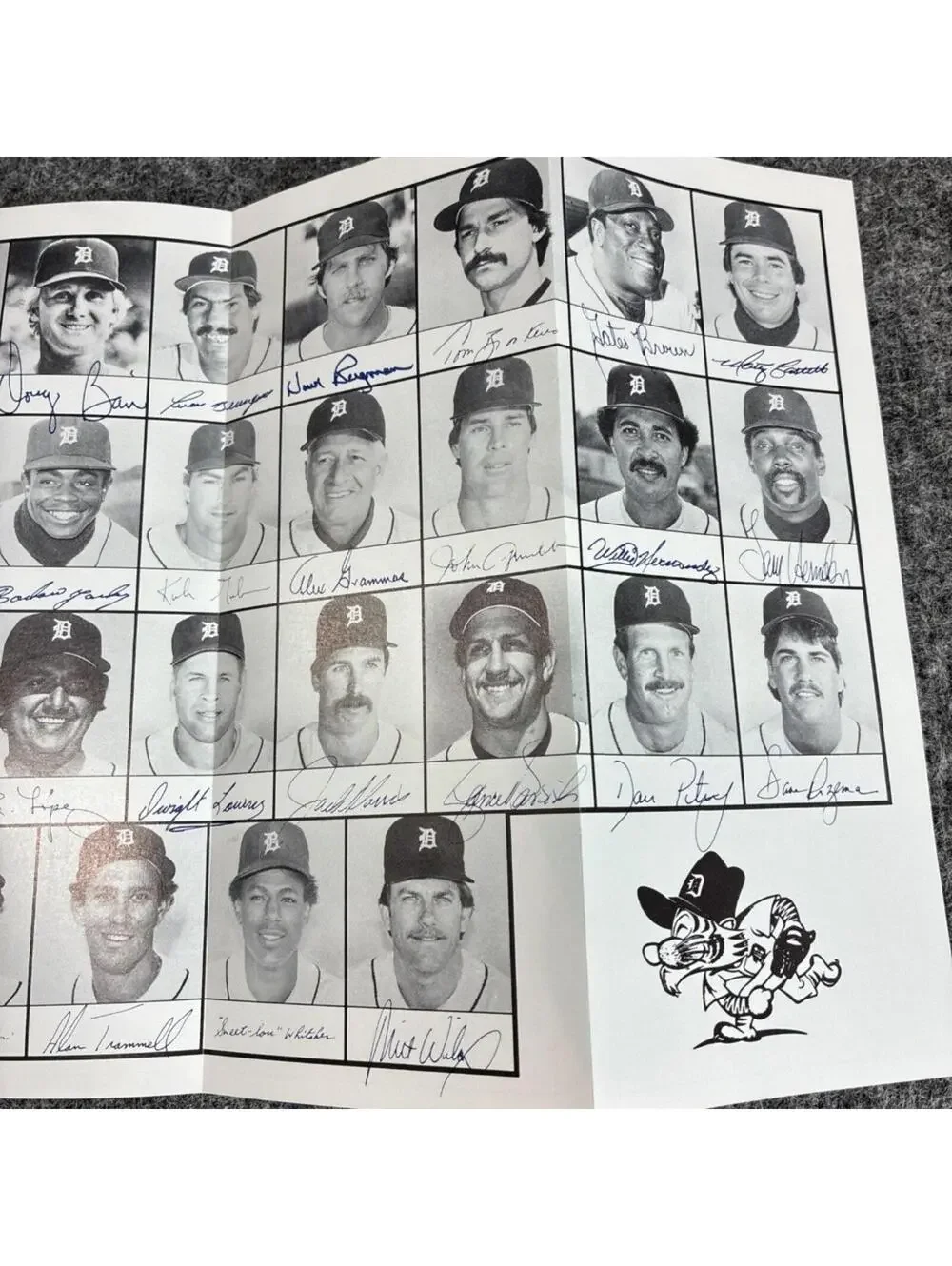 1984 Detroit Tigers Team Roster & Schedule World Series Year Facsimile Signature